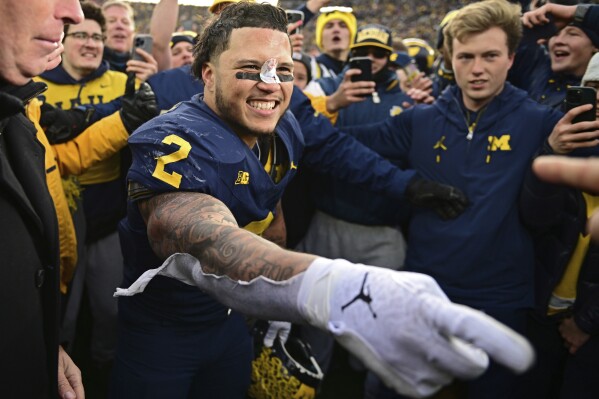 No. 3 Michigan beats No. 2 Ohio State 30 24 in rivalry game AP News